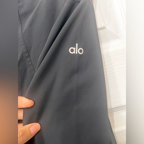 ALO Yoga Cropped 1/4 Zip Alumni Pullover black Sz M - Picture 5 of 6
